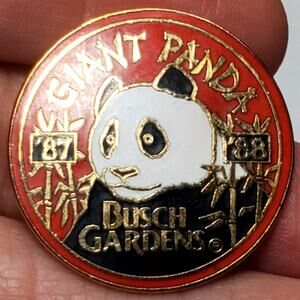 Busch Gardens Giant Panda 1987 1988 Travel Souvenir Lapel Pin 1"